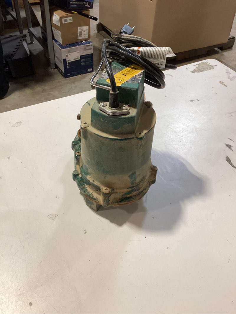 zoeller 1/3-hp 115 -volt 48-gallon cast iron submersible sump pump