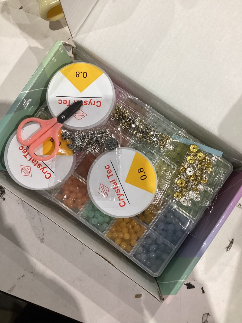 Condition photo showing Good Condition for XJRLUK Glass Beads Bracelet Making Kit, 3000 pcs 72 Colors 6 mm Crystal Beads for Jewelry Making, Glass Beads Kits for Beginners DIY Earrings Necklaces Rings Crafts Birthday Gifts 6mm