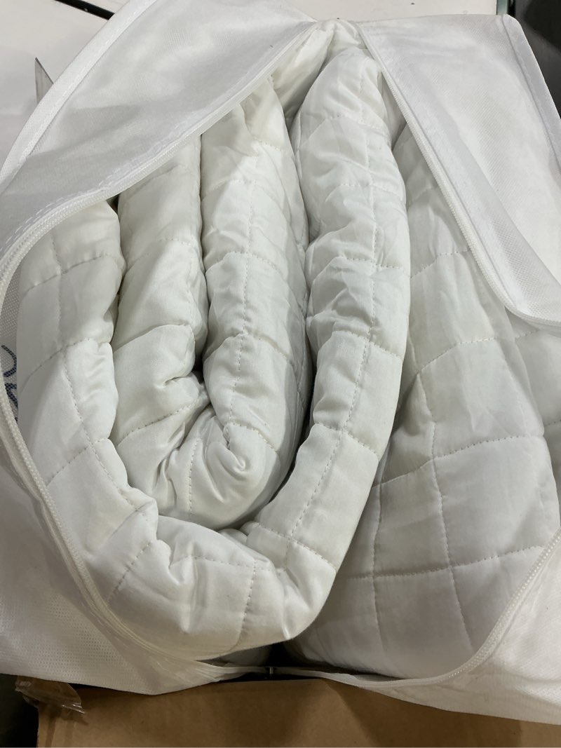 Condition photo showing Good Condition for YnM King Size Cooling Weighted Blanket for Adults (88x104 Inches, 30Pounds, White), Perfect for Hot Sleepers with Cooling Rayon/Glass Beads, Heavy Bed Blanket for Couple on Queen or King Bed Exclusive White 88 in x 104 in 30 lb