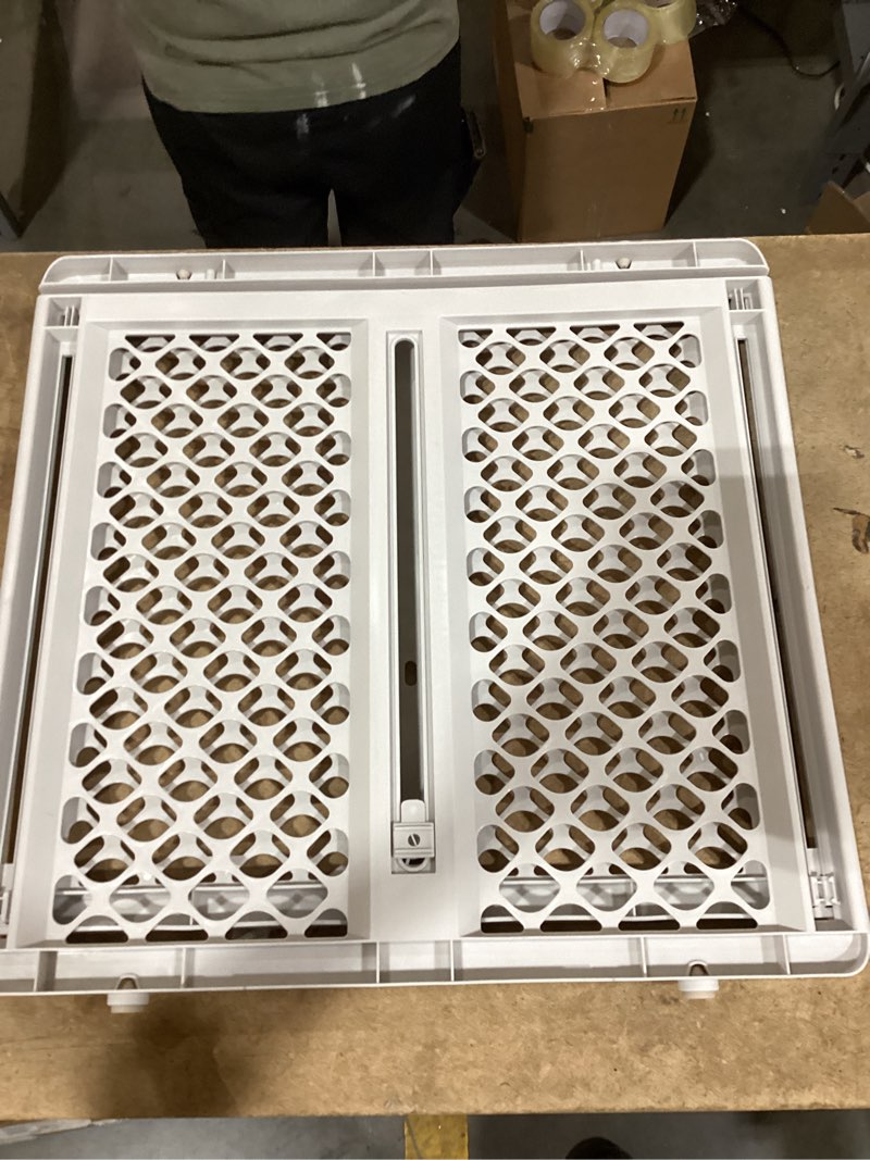 Condition photo showing Good Condition for north states 5-way pet gate, model# 8619