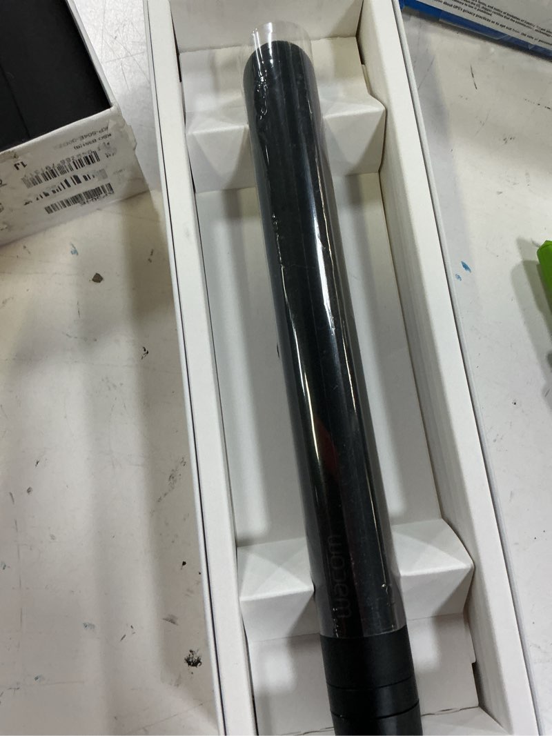Condition photo showing New/Like New for wacom kp504e pro pen 2 with case, black