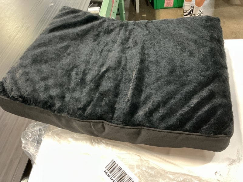 Condition photo showing As Is for  cama ortopédica de felpa para perros y cachorros medianos, camas impermeables para perros de 29 x 18 pulgadas con funda extraíble lavable, alfombrilla plana de espuma para jaula de huevos