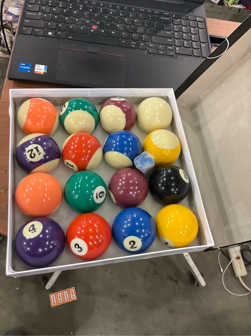 Pool balls 
