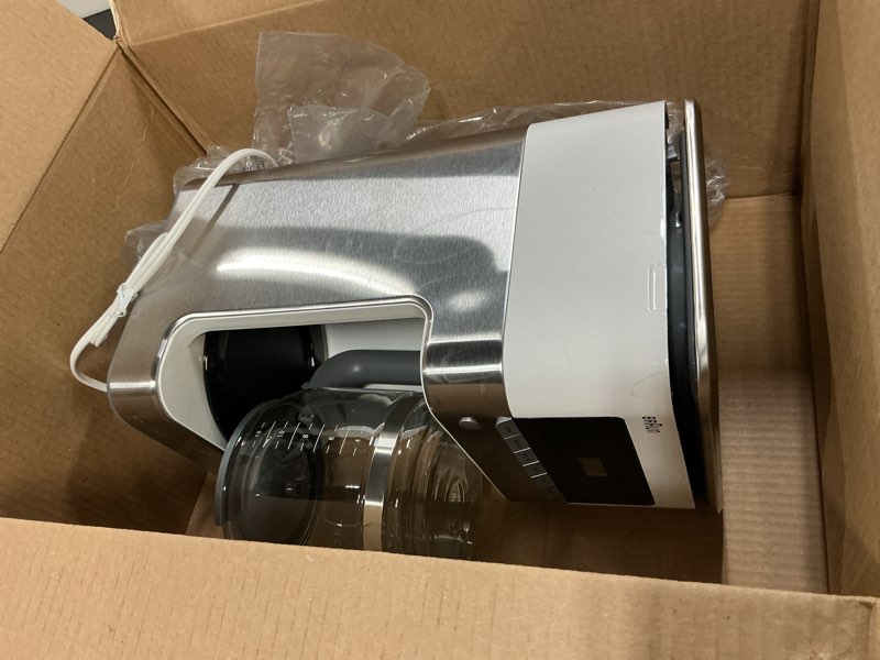 Condition photo showing As Is for braun kf6050wh brewsense drip coffee maker, white