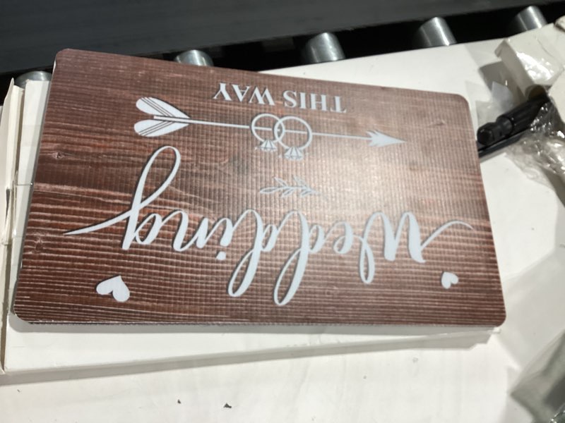 Condition photo showing Good Condition for lesnala 3pcs double sided wedding this way sign corrugated plastic direction arrow marks with stakes for indoor outdoor ceremony party decorations 14.2 x 8.5inch brown-3pcs