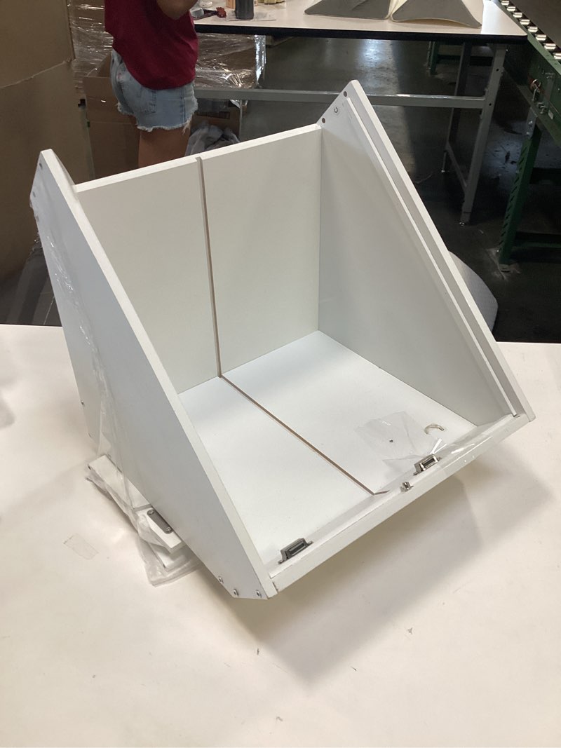 https://lotting-media.assets.bidfta.com/lotting_d56079fb-0da4-4bbe-b01b-4f7ed96c9878