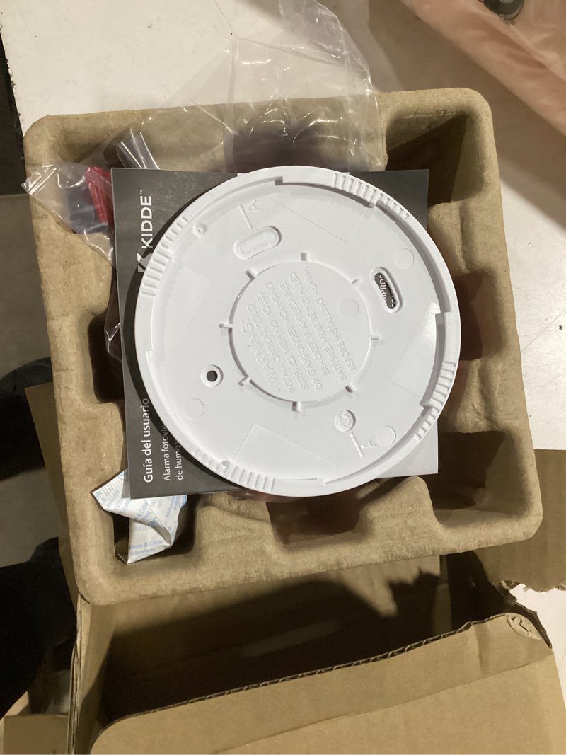 Condition photo showing Good Condition for Kidde Smoke & Carbon Monoxide Detector, AA Battery Powered, LED Warning Light Indicators, 1 Pack 1 Pack White