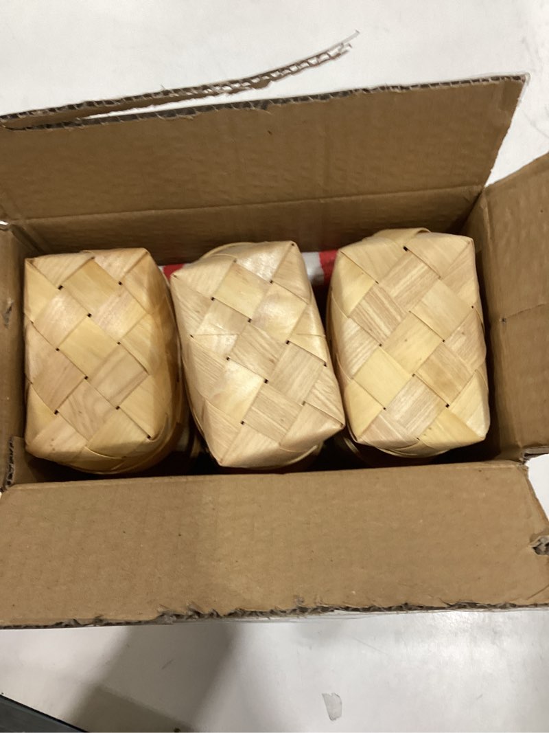 Condition photo showing As Is for 6 Pcs Mini Woven Baskets with Handles 20 Sheets Red Gingham Paper Napkins Wood Chip Small Flower Fruit Picnic Baskets for Wedding Party Favors Farmhouse Decor