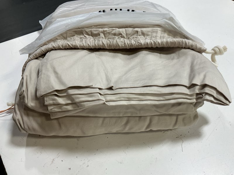 Condition photo showing Good Condition for quince organic bamboo sheet set sand king/calking