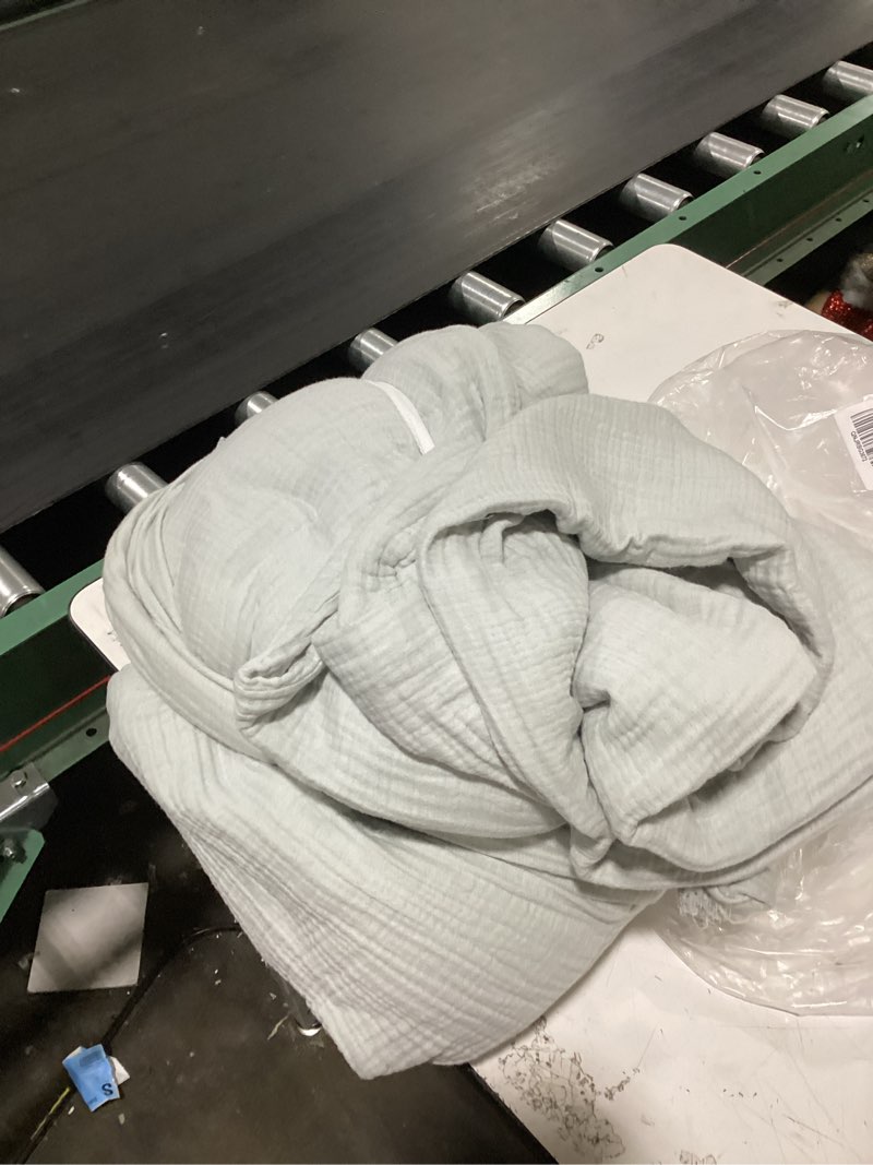 Condition photo showing Good Condition for european linen gingham duvet cover