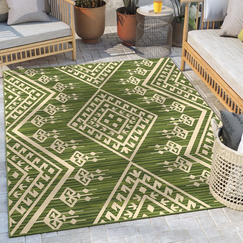 Marigona Diamond Pattern Indoor/Outdoor Green Flat- Weave Rug (Size 2’7”x 9’10” Rn / 80x300