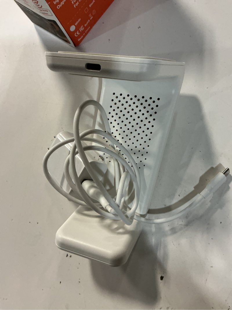 Condition photo showing Good Condition for geekera 3 in 1 wireless charging station for apple, fast wireless charger stand dock for iphone 17 16 15 14 13 12 11 pro max plus xr xs x, apple watch ultra/11/10/9/se/8/7/6/5/4/3/2, airpods pro/4/3/2 white