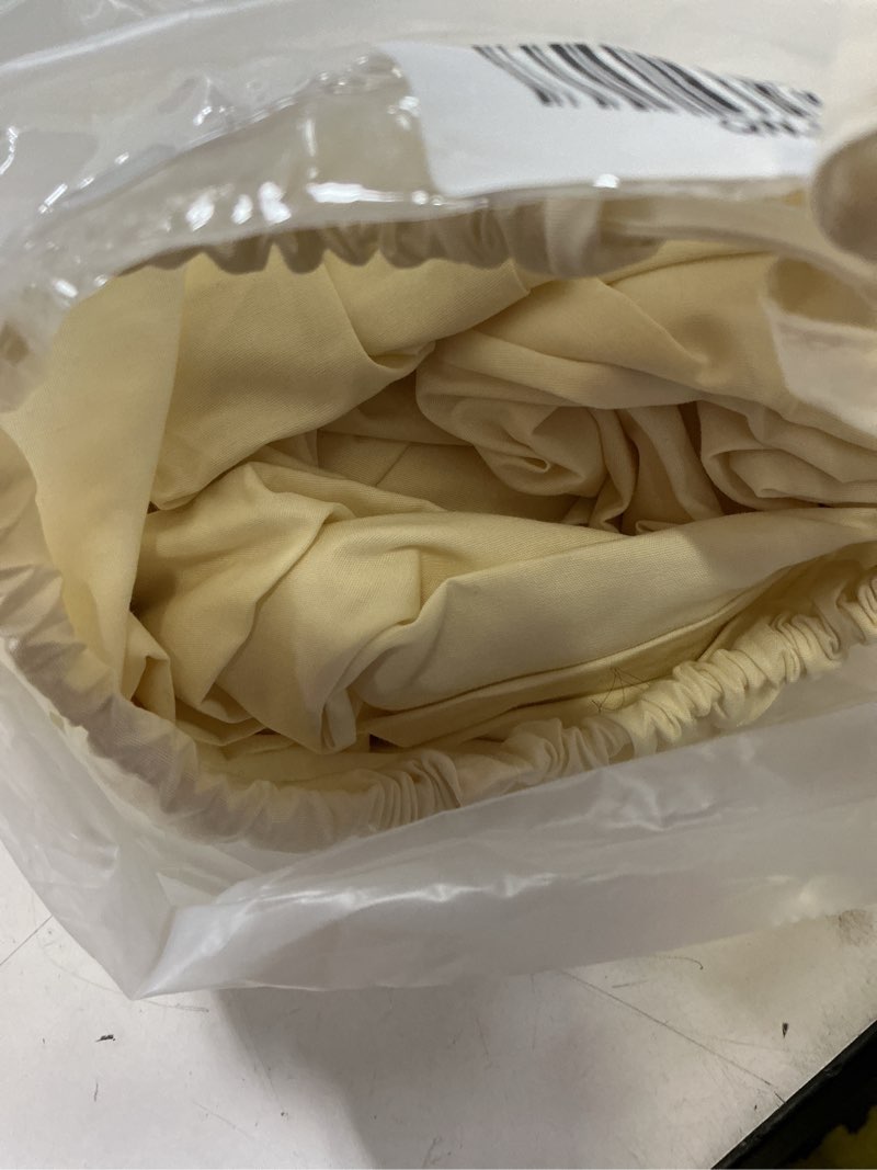 Condition photo showing Good Condition for organic crisp percale duvet cover, full/queen, ivory