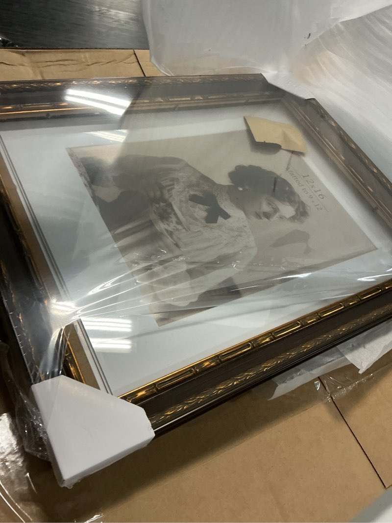 Condition photo showing Good Condition for vintage 12x16 picture frame, ornate antique gold 12x16 frame with tempered real glass, display 9x12 with mat or 12 x 16 without mat for retro wall decor (black/gold, 2 pack) 12x16,2pk black/gold