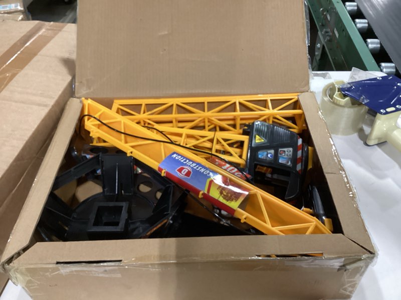 Condition photo showing Good Condition for DICKIE TOYS Mighty Construction Crane with Remote Control, 48" inches and 350 Degree Rotation Trolley, for Ages 3 and up