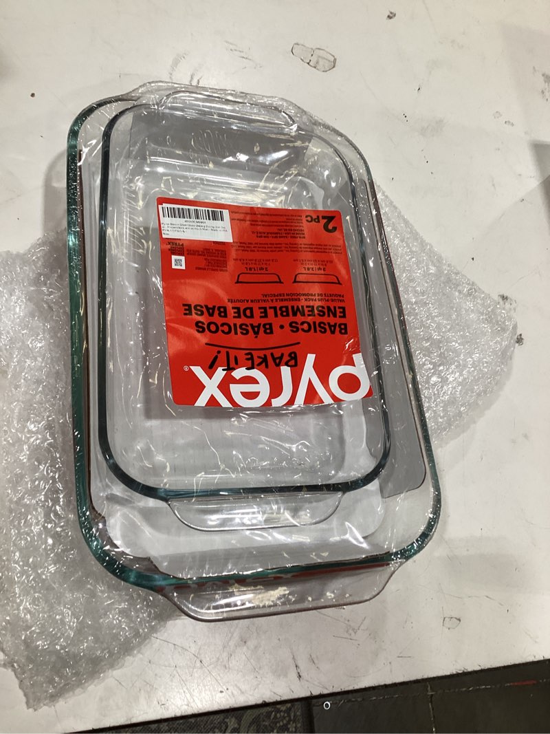 Condition photo showing New/Like New for pyrex basics clear glass oblong baking dish set, 2-piece value pack (3-quart & 2-quart) - oven, microwave and dishwasher safe, perfect for casseroles, deserts, food preparations and so much more - made in usa