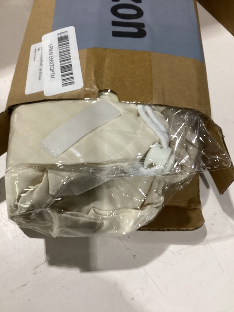 Condition photo showing New/Like New for h hidream soft cat cone collar? cute adjustable cat recovery collar?elizabethan e collar that can protect head and foot wounds?egg white all-season style m white