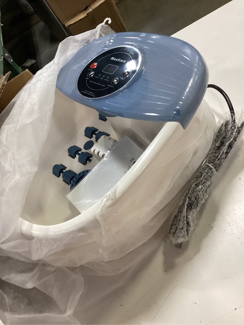 Condition photo showing New/Like New for maxkare xkam-spa18 foot spa/bath massager with heat