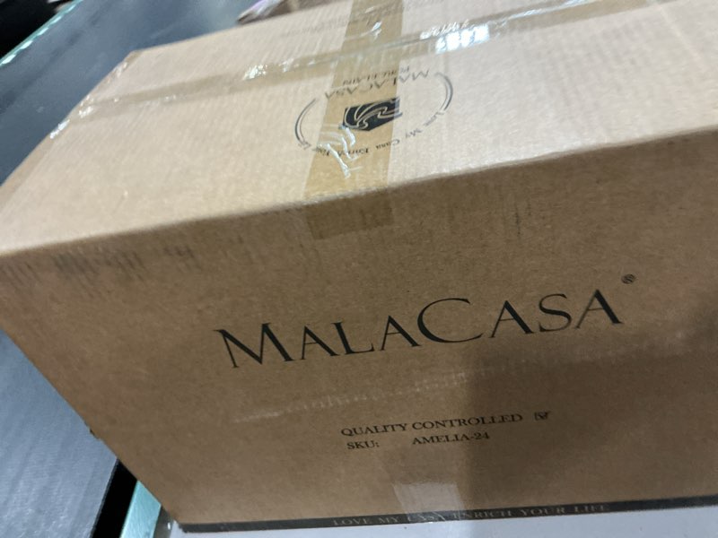 Condition photo showing New/Like New for MALACASA 24-Piece Gourmet Porcelain Dinnerware Sets, Modern White Round Dish Set for 6 - Premium Serving Plates and Bowls Sets for Dessert, Salad, Soup, Pasta - Series AMELIA AMELIA White 24 Piece (Service for 6)