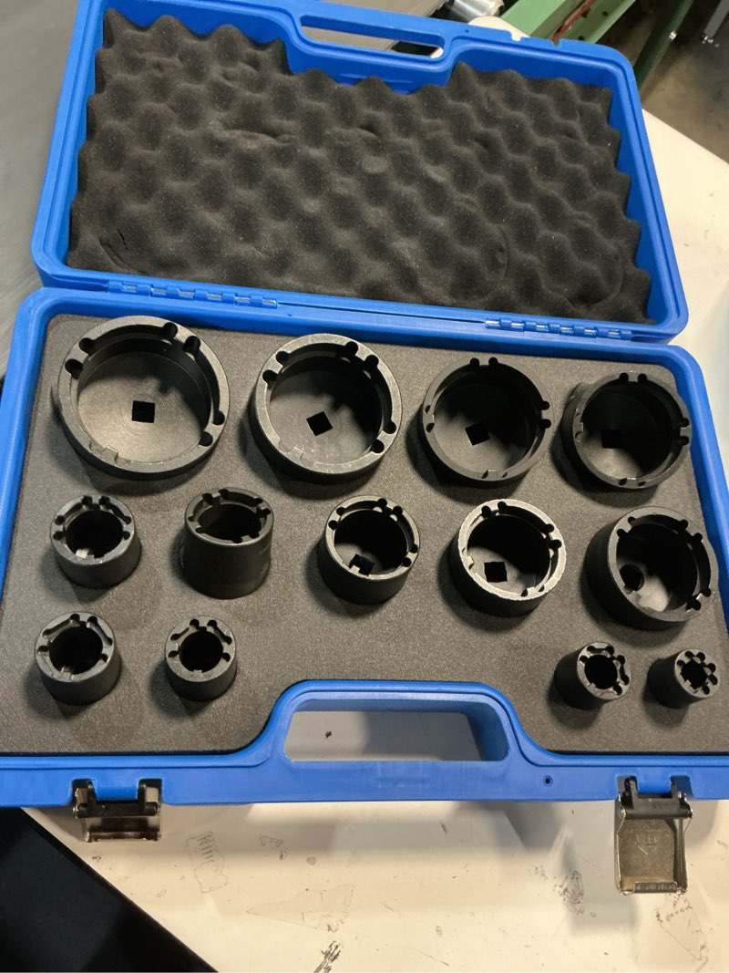 Condition photo showing Good Condition for 13pcs Grooved Lock Nut Socket Set with Internal Teeth, Spindle Nuts Socket Kit Ball Joints Axle Locknut Remove Install Locking Hub Socket for KM KML HM HML HMLL Groove Nut with 1/2'' KM0-KM12