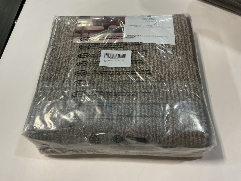 Condition photo showing New/Like New for Washable Kitchen Rug 24" x 47" / 60cm x 120cm, Non Slip Kitchen Mat for Floor, Absorbent Indoor Entryway Runner Rug for Laundry, Bathroom, Bedroom,Door 24" x 47" (Semicircular) Beige