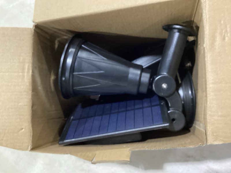 Condition photo showing Good Condition for t-sun green solar spotlights, green solar lights outdoor, auto-on/off 180°angle adjustable solar lights for tree, patio, yard, garden, driveway, pool area (green-2pack) green 2 pack