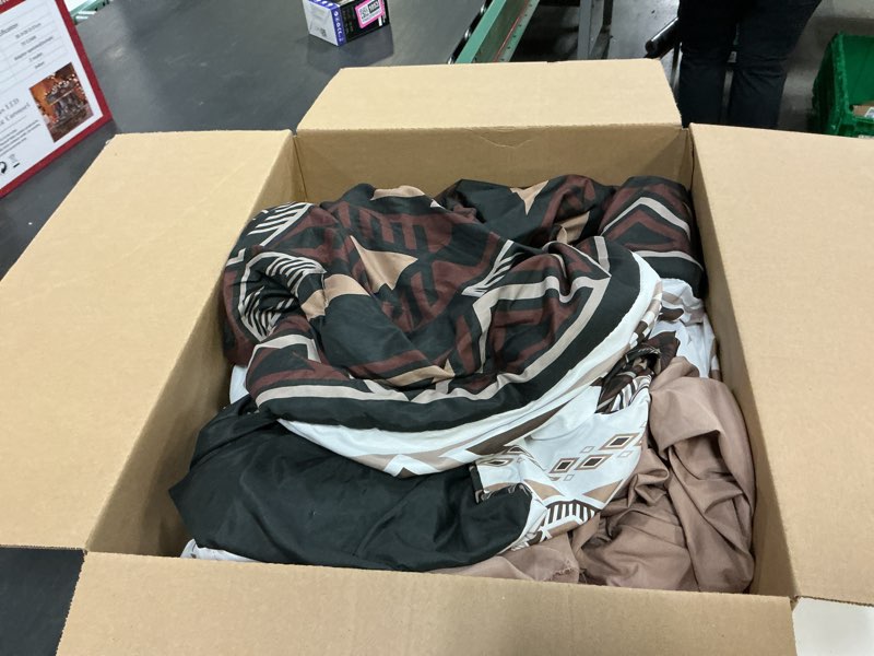 Condition photo showing As Is for Geniospin Queen Comforter Set - 7 Pieces Reversible Bedding Set, Boho Bed in A Bag, Lightweight Soft Aztec Bedding, All Season Bed Comforter Set with Sheets, Pillowcases & Shams Brown Queen