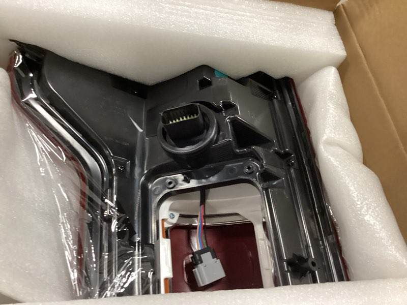 Condition photo showing Good Condition for LED Tail Light Assembly with Blind Spot Compatible With 2018 2019 2020 Ford F150 F-150 Right Passenger Side Taillight Rear Lights Brake Lamps 2018-2020 LED Type W/Blind Spot Right Passenger Side