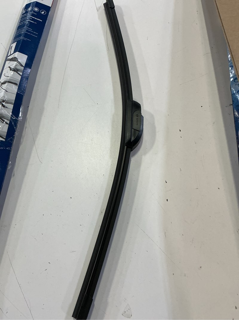 Condition photo showing Good Condition for bosch 22a22b icon beam wiper blades - driver and passenger side - set of 2 blades (22a & 22b)