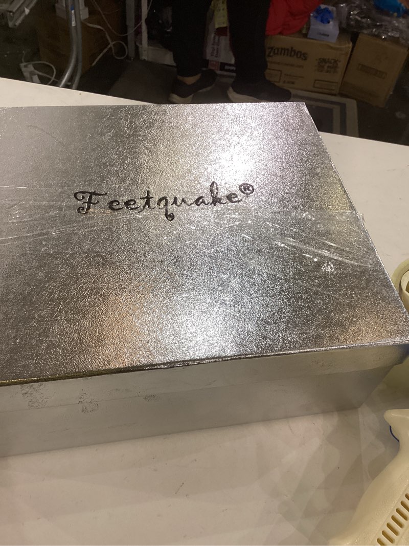 Condition photo showing Good Condition for 9.5 white boots