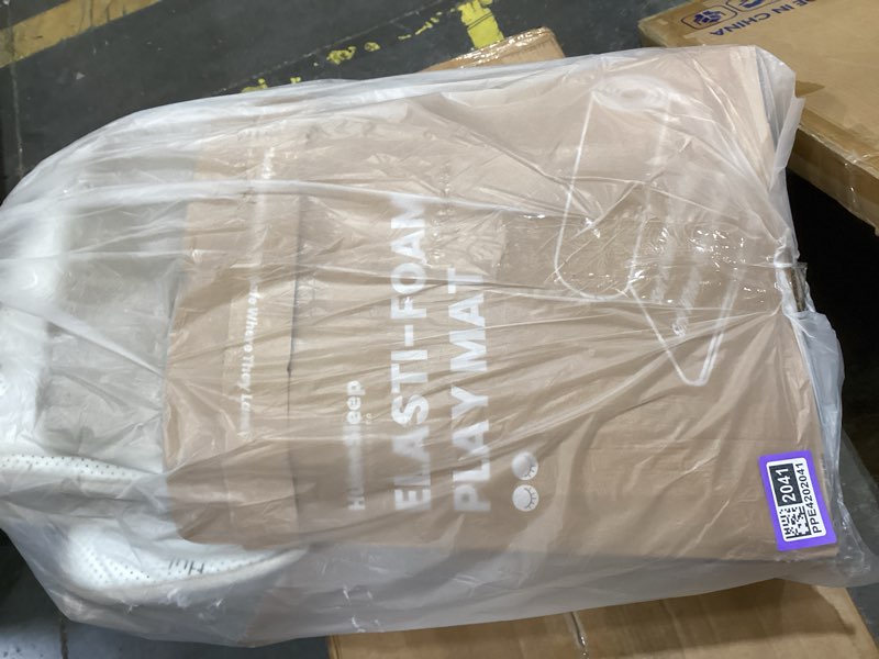 Condition photo showing Good Condition for play mat