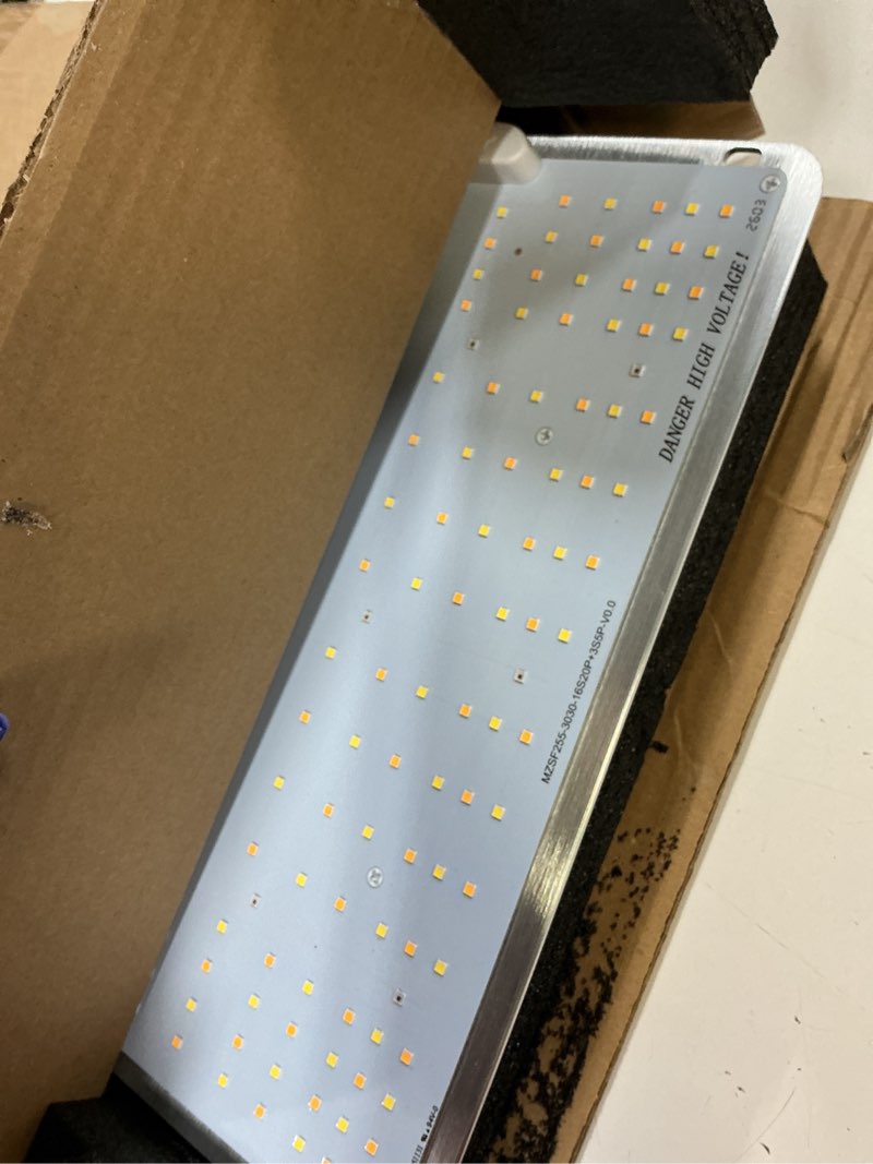 Condition photo showing Good Condition for spider farmer sf1000 100w led grow light for indoor plants, upgraded high efficiency leds, dimmable full spectrum high ppfd, deep penetration for seed starting/vegetables/bloom in 2x2/3x3 grow tent