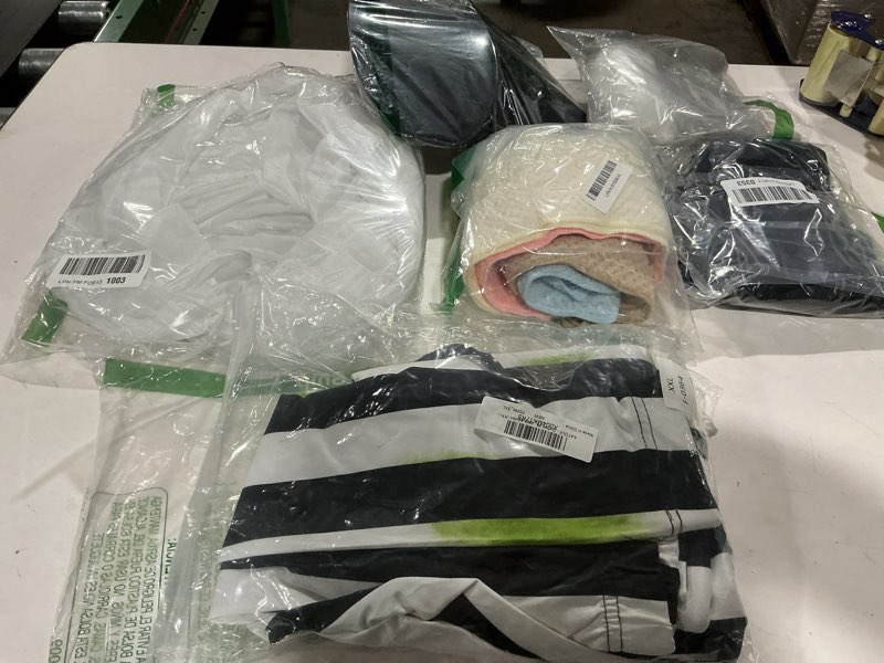 KATOLK Men's Black, White & Green Striped Halloween Costume, Adult Cosplay Suit with Necktie (ASSORTED) 