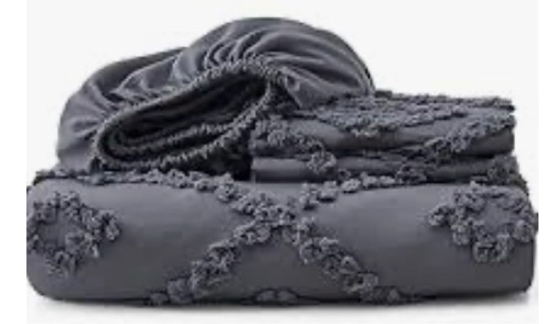 Bedsure Sage Green Boho Tufted Comforter Set made of polyester microfiber 102” 90”