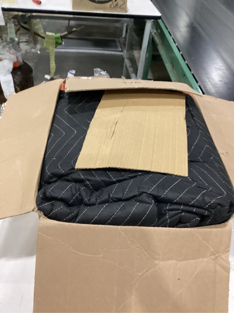 Condition photo showing Good Condition for Simpli-Magic Heavy Duty Padded Moving Blankets 72" x 40" – 12 Pack – Packing Blankets, Furniture Covers for Moving Standard Grade