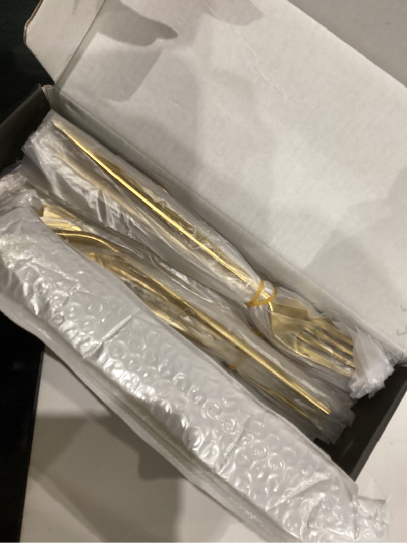 Condition photo showing Good Condition for Astercook Silverware Set 48-Piece Gold Flatware Set with Steak Knives Food-Grade Stainless Steel Cutlery Set for 8 Mirror Polished Utensils Set Include Spoons and Forks for Home Kitchen Restaurant Elegant Gold 48 PCS
