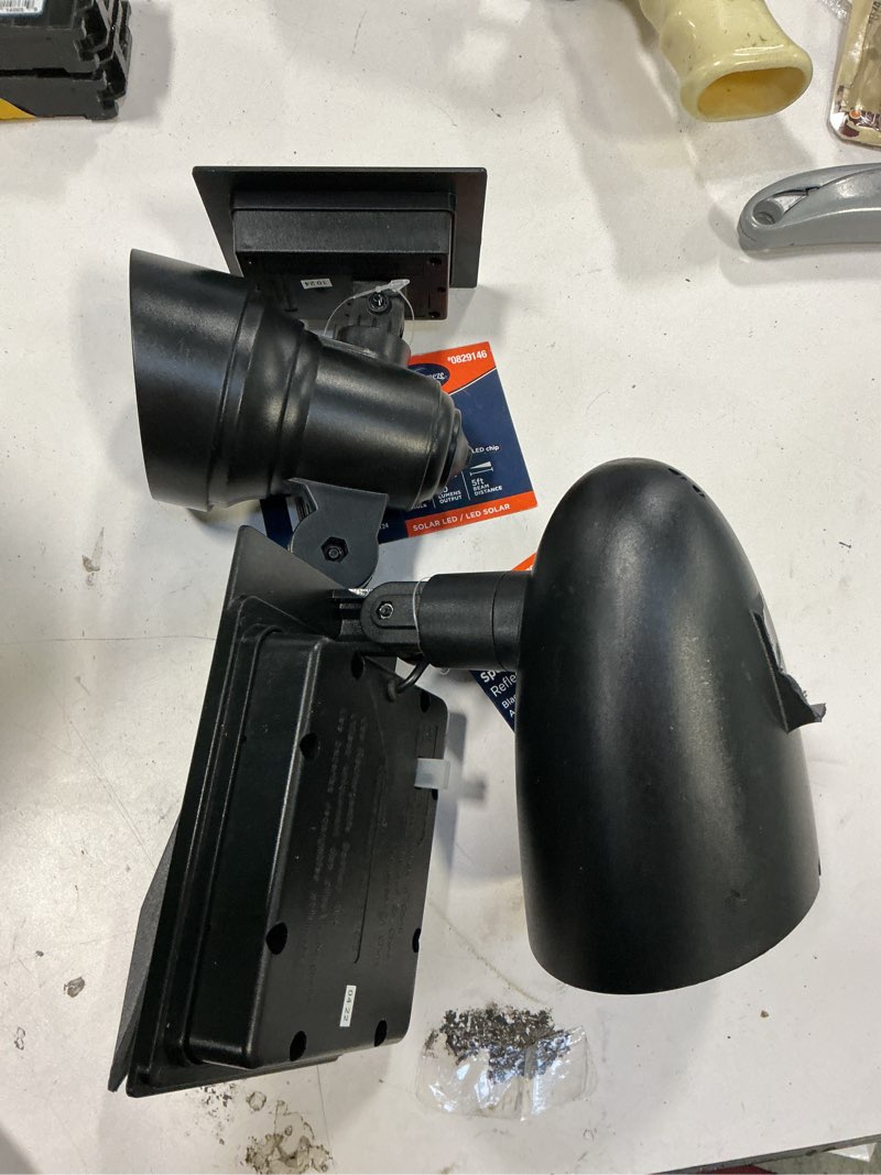 Condition photo showing New/Like New for Harbor breeze spot light misc