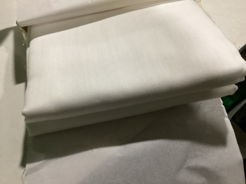 Condition photo showing Good Condition for california design den king size pillowcase set - 400 thread count, 100% cotton sateen, set of 2 pillow covers, soft and breathable - bright white king 01 - white