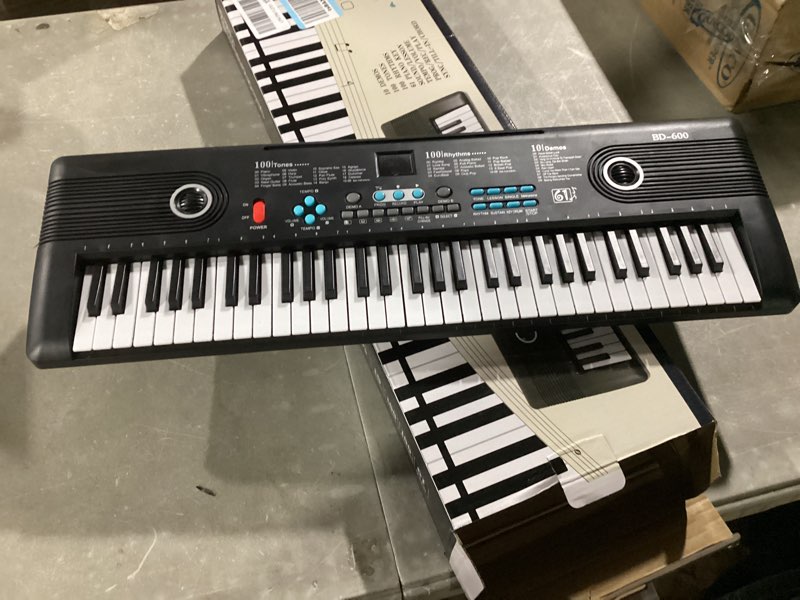 Condition photo showing As Is for 88 key digital piano electric keyboard, 88 key keyboard piano for for beginner, with power adapter, sustain pedal, stand, bluetooth, carrying case, headphones, usb-midi, for at home/stage white