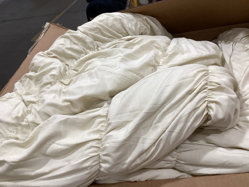 Condition photo showing As Is for bedsure king comforter set, beige soft prewashed bedding for all seasons, 3 pieces gentlesoft™ bed set, 1 lightweight comforter (104"x90") and 2 pillowcases (20"x36") king(104"x90") 01 - beige