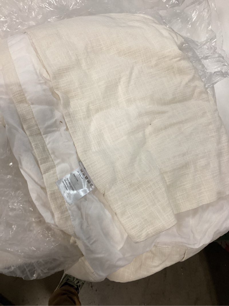 Condition photo showing Good Condition for textured cotton 48inx84in natural