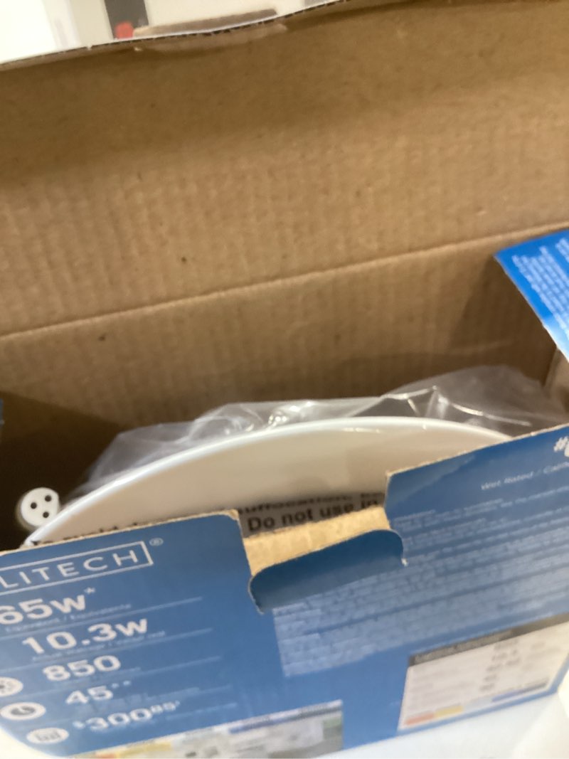 Condition photo showing Good Condition for utilitech white 6-in 850 -lumens switchable white round dimmable led canless wet rated recessed downlight