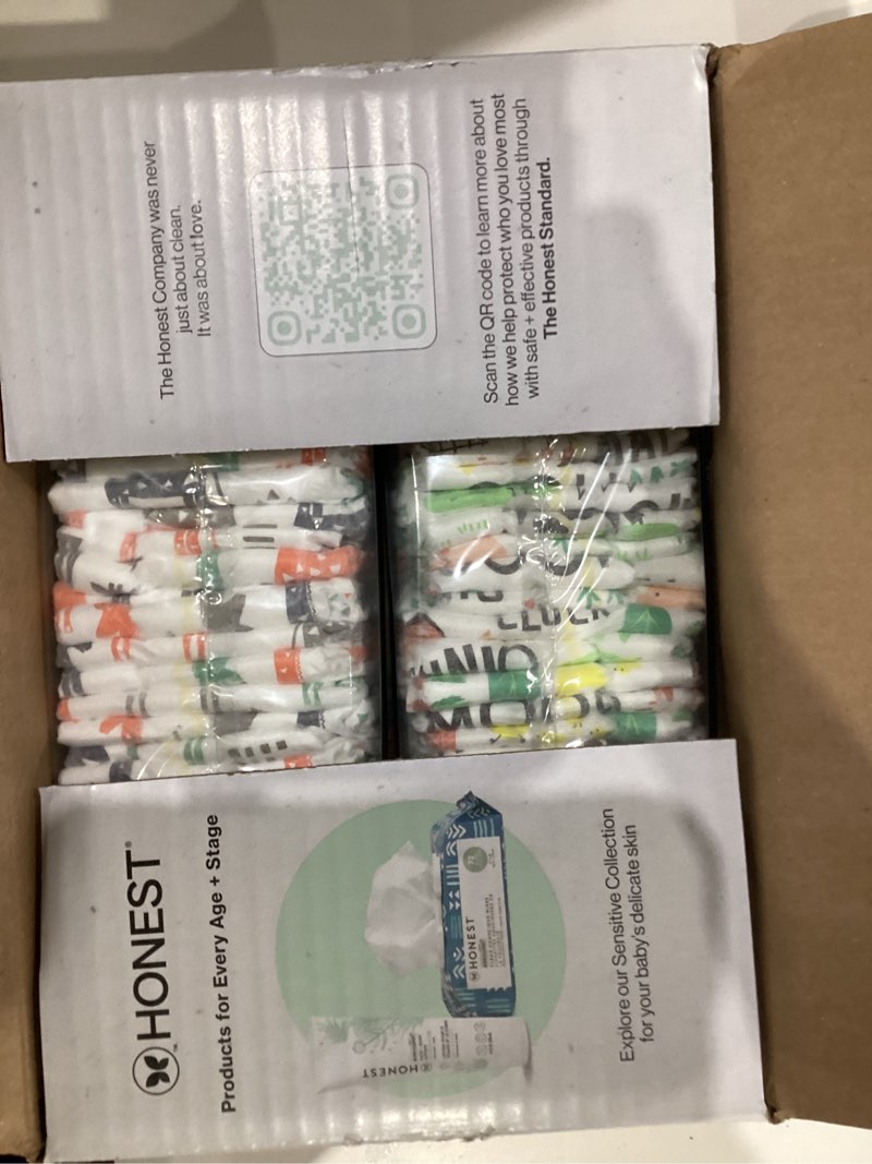 Condition photo showing New/Like New for The Honest Company Comfort Dry Disposable Diapers for Sensitive Skin, Hypoallergenic, Fragrance-Free, Multi-Colored Giraffes + Barnyard Babies, Club Box, Size 2 (12-18 lbs), 72 Count Size 2 (72 Count) Multi-colored Giraffes + Barnyard Babies