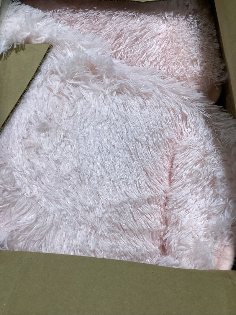 Condition photo showing Good Condition for ophanie 6x9 pale pink rug