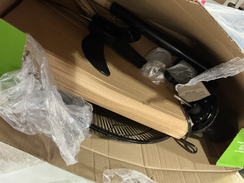 Condition photo showing Good Condition for holmes 18" digital oscillating 3 speed stand fan with remote control black