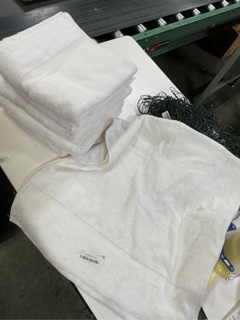 Condition photo showing Good Condition for Utopia Towels 6 Pack Bath Towel Set 500 GSM 100% Ring Spun Cotton Medium Lightweight and Highly Absorbent Quick Drying, Premium Towels for Hotel, Spa and Bathroom 6 Pack White