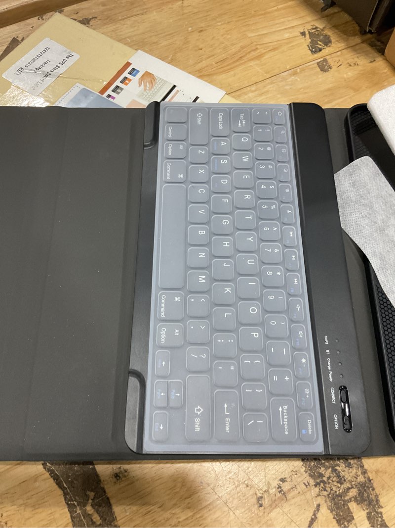 Condition photo showing Good Condition for amzcase for ipad pro 13 inch case with keyboard (m5/m4) 2025/2024, for ipad pro 13 keyboard with magnetic detachable folio slim cover,smart sleep/wake,pencil holder, black