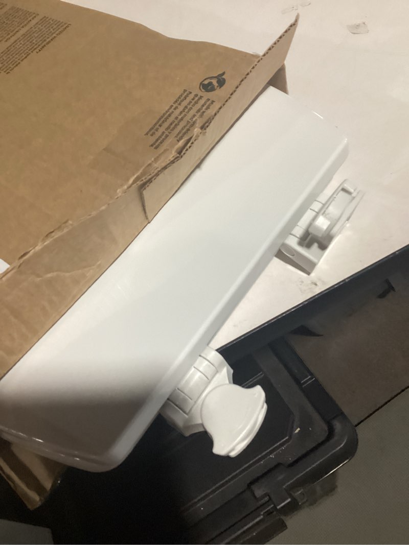 Condition photo showing Good Condition for Bemis 7B1500EC 390 Molded Wood Elongated Toilet Seat, White