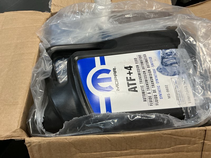Condition photo showing New/Like New for chrysler accessories (5013458aa) (68218058ac) atf+4 automatic transmission fluid - 1.3 gallon / 5 liter