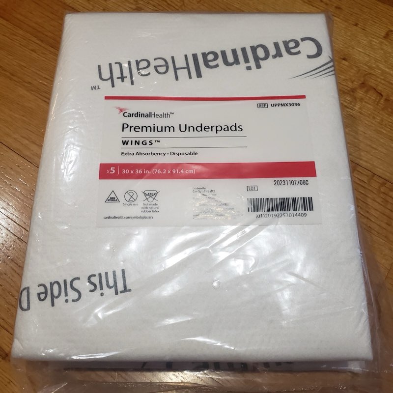 CardinalHealth Premium Underpads wings Extra Absorbency  30x36in -70 Counts